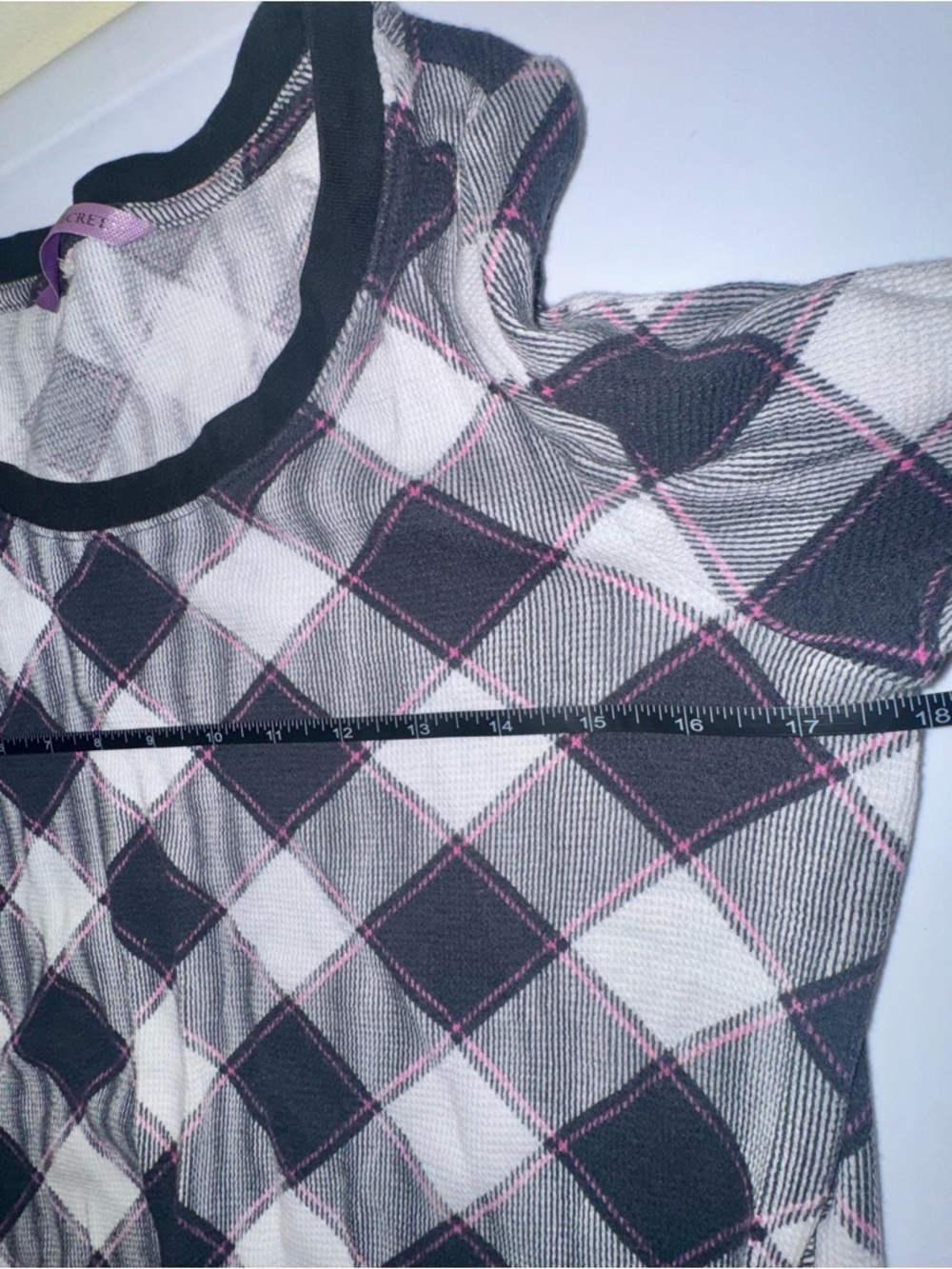 Victoria's Secret Black/White Plaid Long-Sleeve Pajama Set - Picture 16 of 16